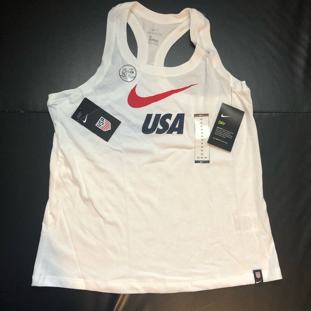 New Nike athletic tank